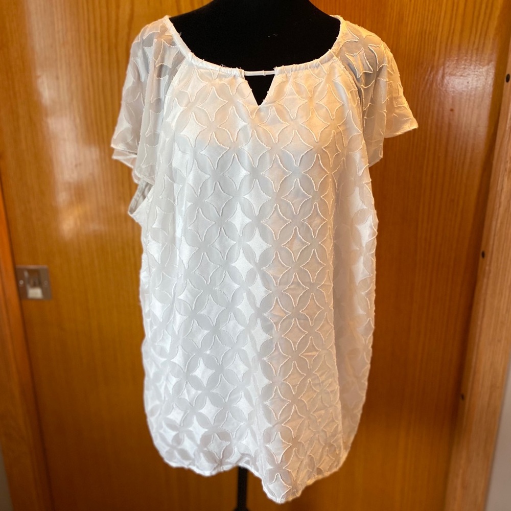 MAURICES White Diamond Top